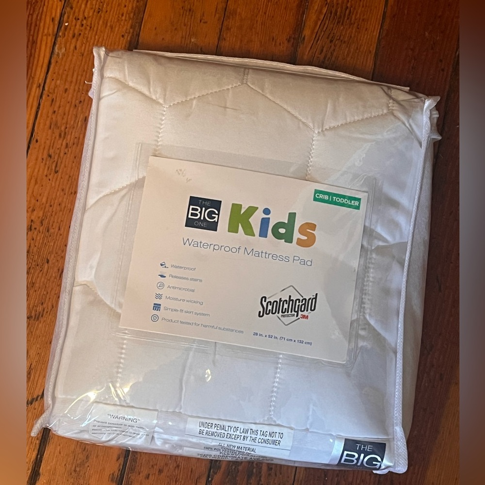 NWT - The BIG One Kids Waterproof Mattress Pad, for Crib/Toddler bed.